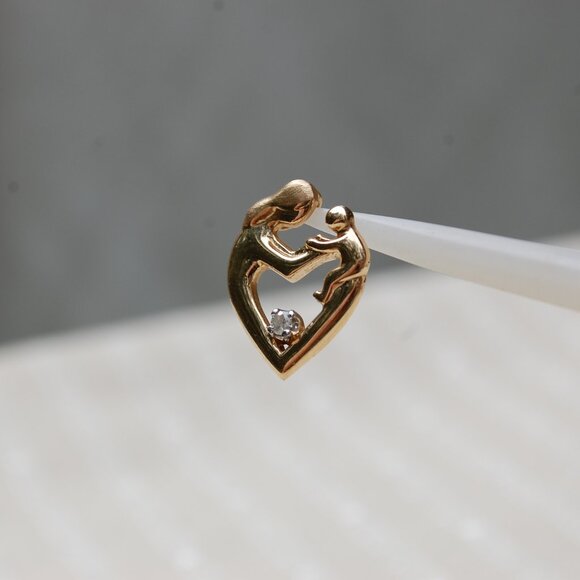 14k Yellow Gold Mother & Child Heart-Shaped Pendant With Diamond Accent - Picture 3 of 11